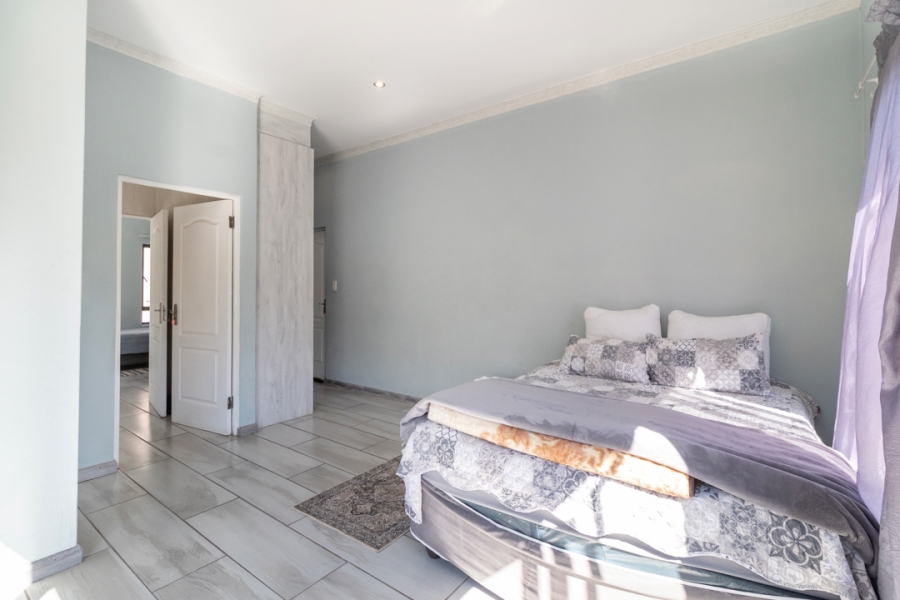 5 Bedroom Property for Sale in Estate D Afrique North West